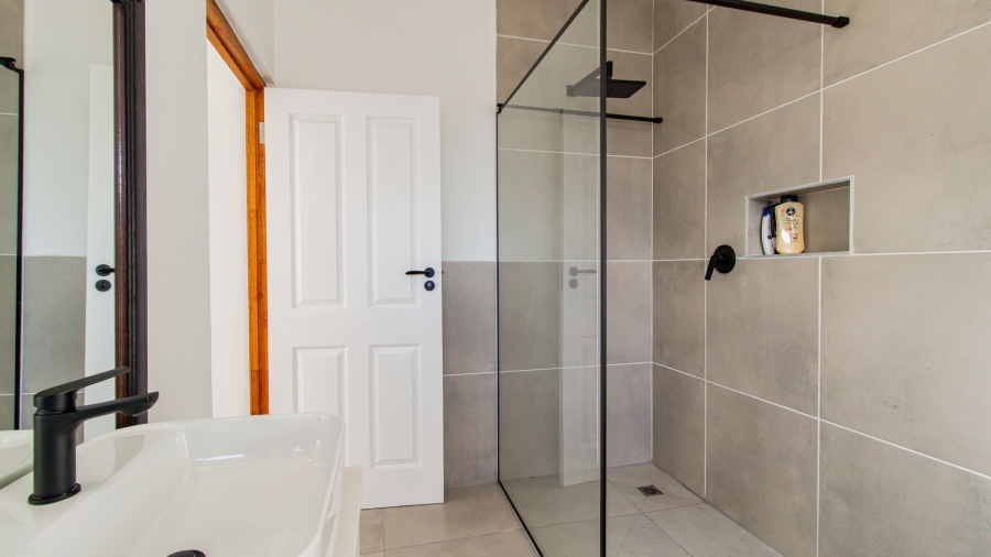 9 Bedroom Property for Sale in Long Acres Country Estate Western Cape